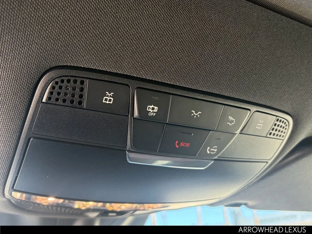 Used 2022 Red Mercedes-Benz GLC 300 image 27