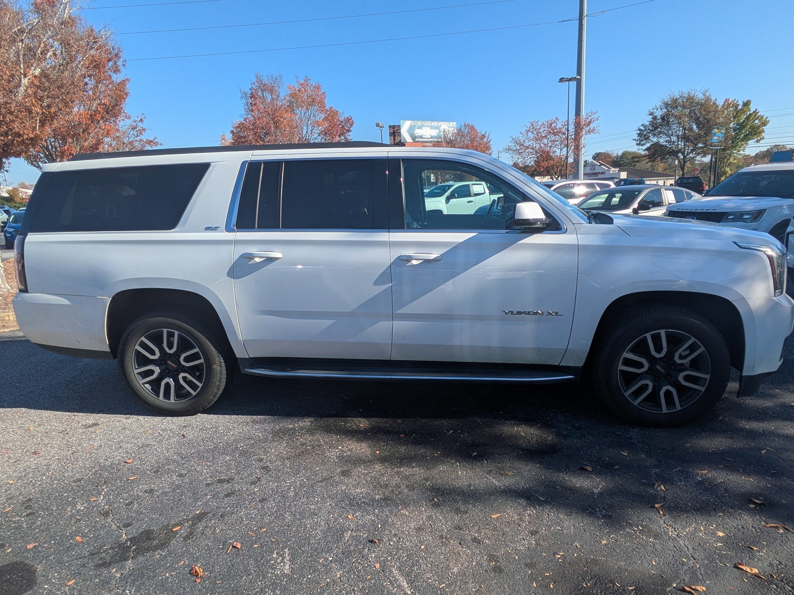 2020 Gmc Yukon XL SLT photo 3