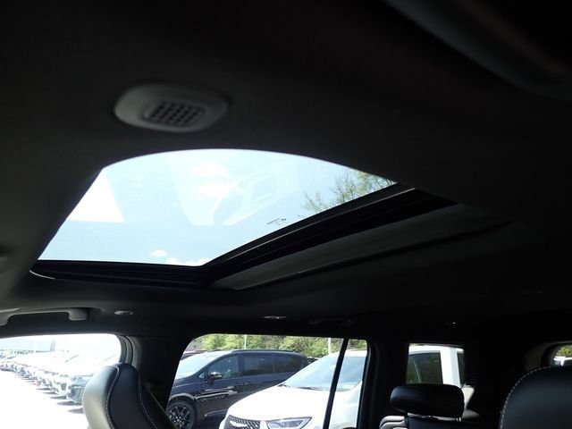 New 2026 Baltic Gray Metallic Clear-Coat Exterior Paint Jeep Laredo image 18