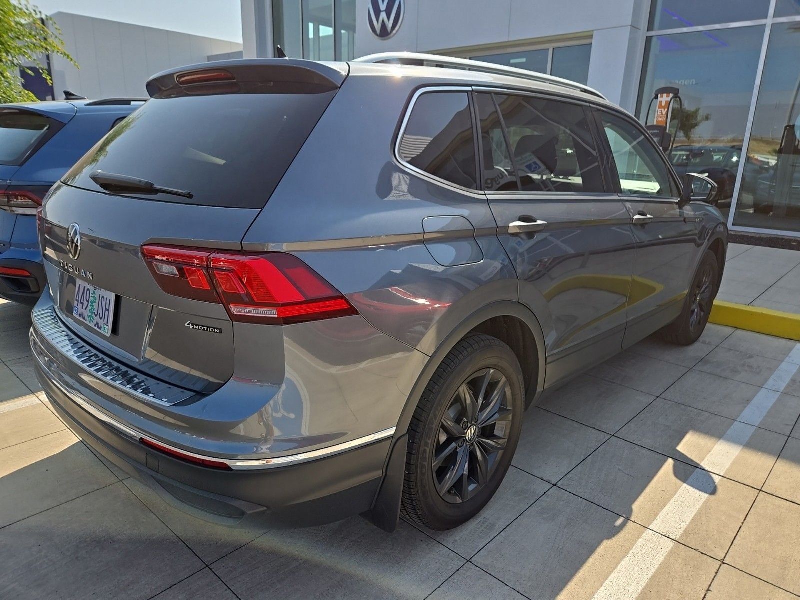 Used 2024 Gray Volkswagen 2.0T SE image 4
