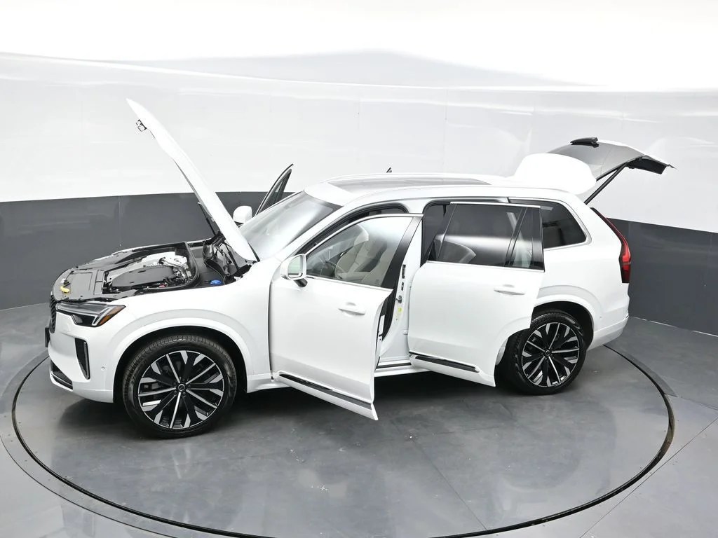 New 2026 Crystal White Volvo Plus image 40