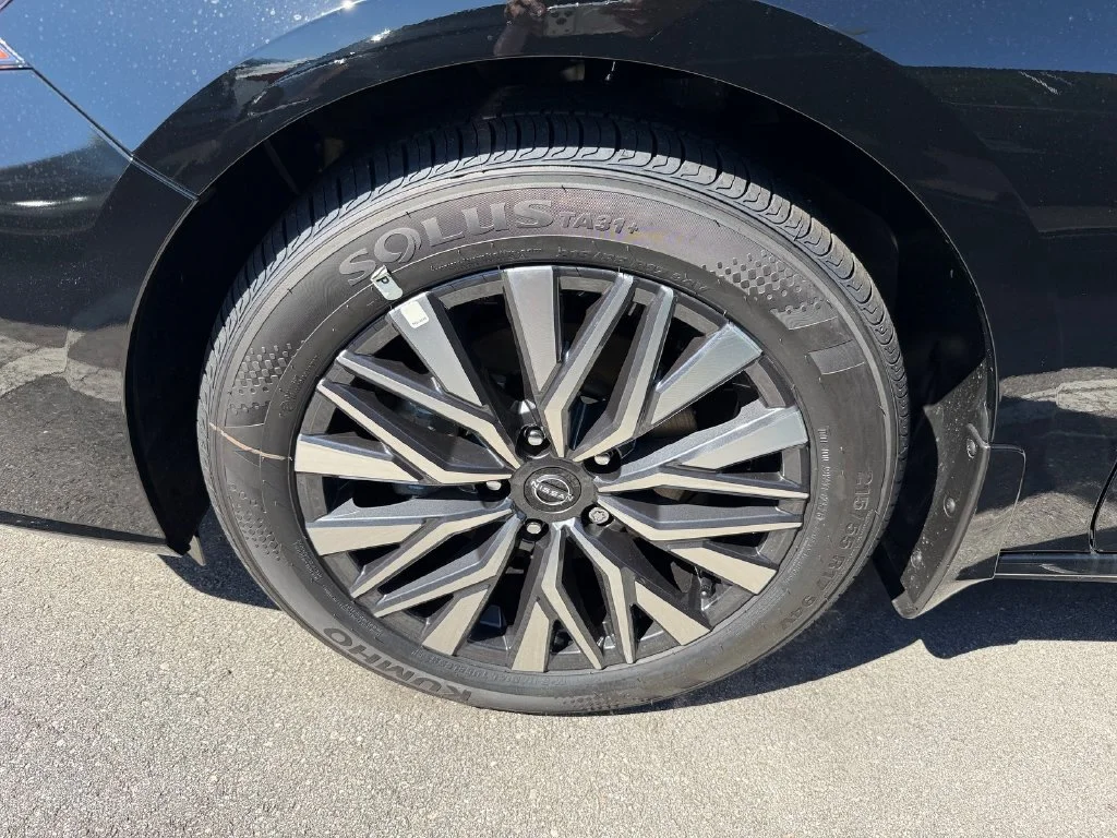 New 2026 Black Nissan 2.5 SV image 7