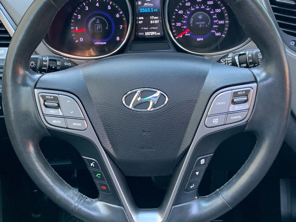 Used 2014 Moonstone Silver Hyundai 2.4L (A6) image 11