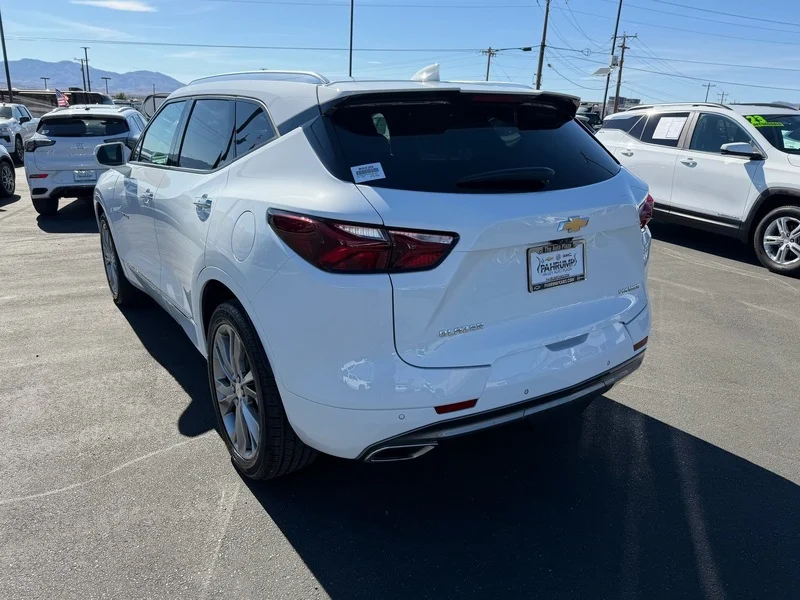 Used 2019 SUMMIT WHITE Chevrolet Premier image 5