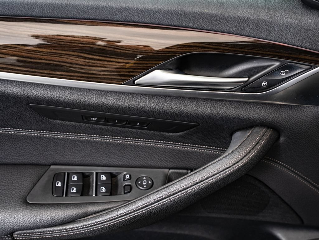 Used 2019 Black Sapphire Metallic BMW 540i image 24
