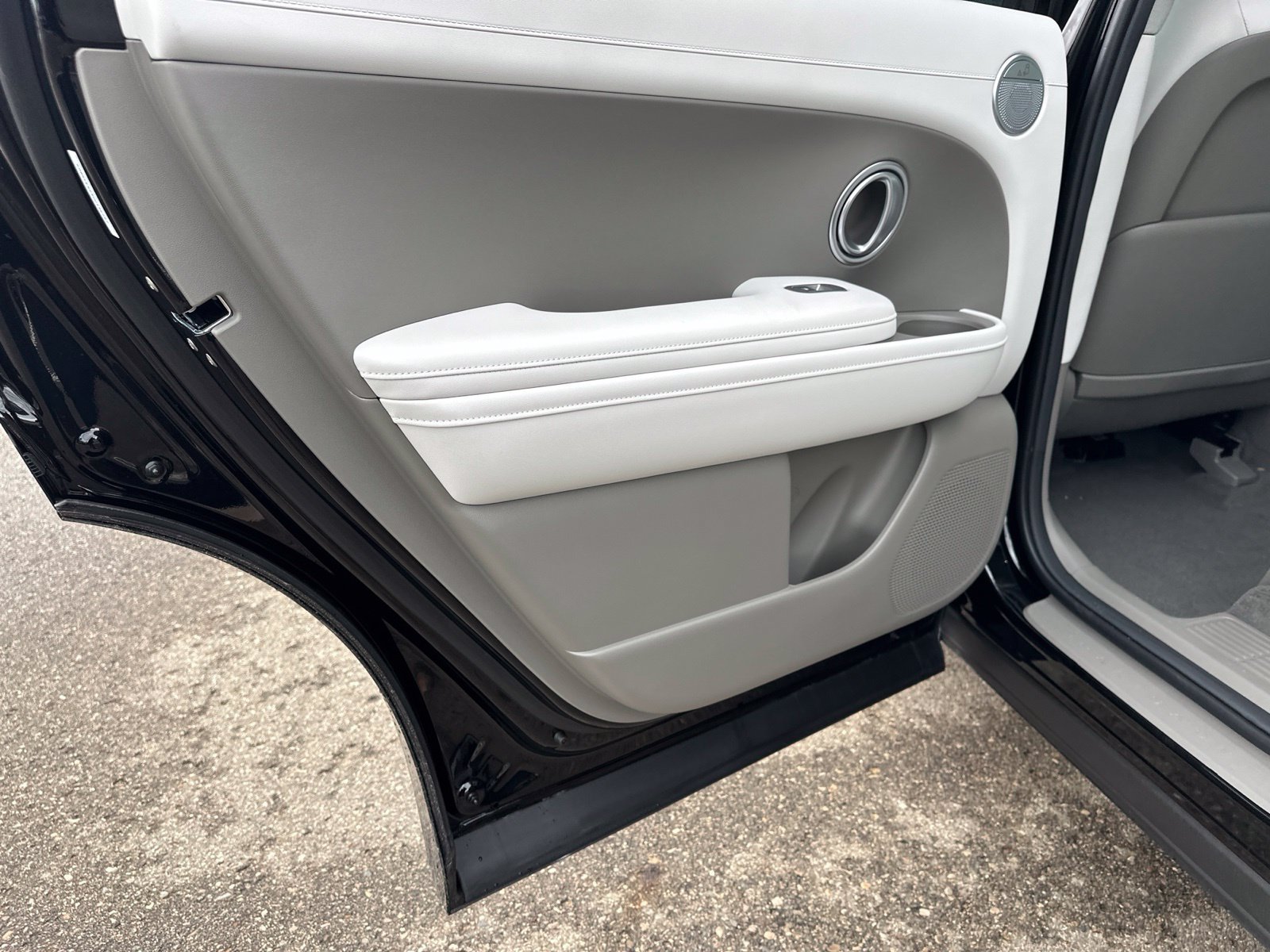 New 2027 Black Hyundai Limited AWD image 21