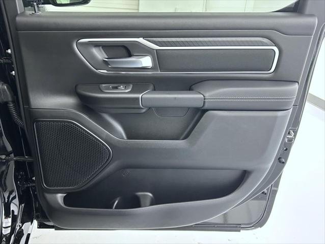 New 2026 Diamond Black Crystal Pearlcoat RAM BIG HORN image 17