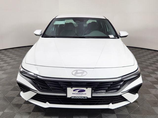 New 2026 White Hyundai Blue image 7