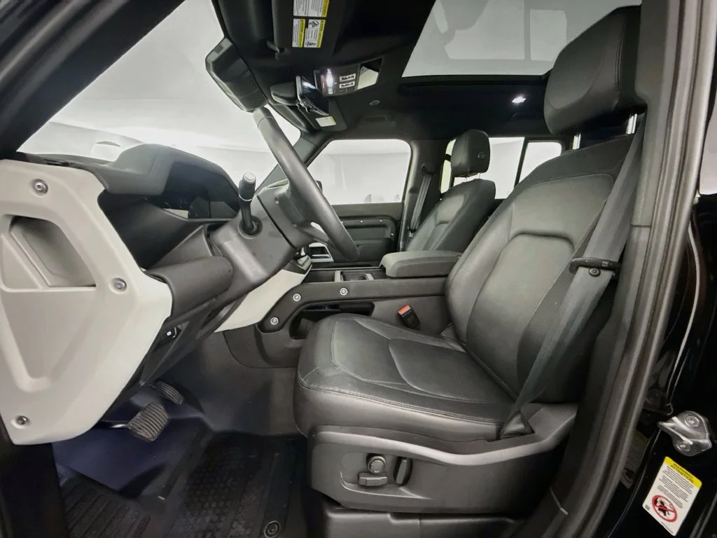 Certified Used 2024 Black Land Rover X-Dynamic SE image 19