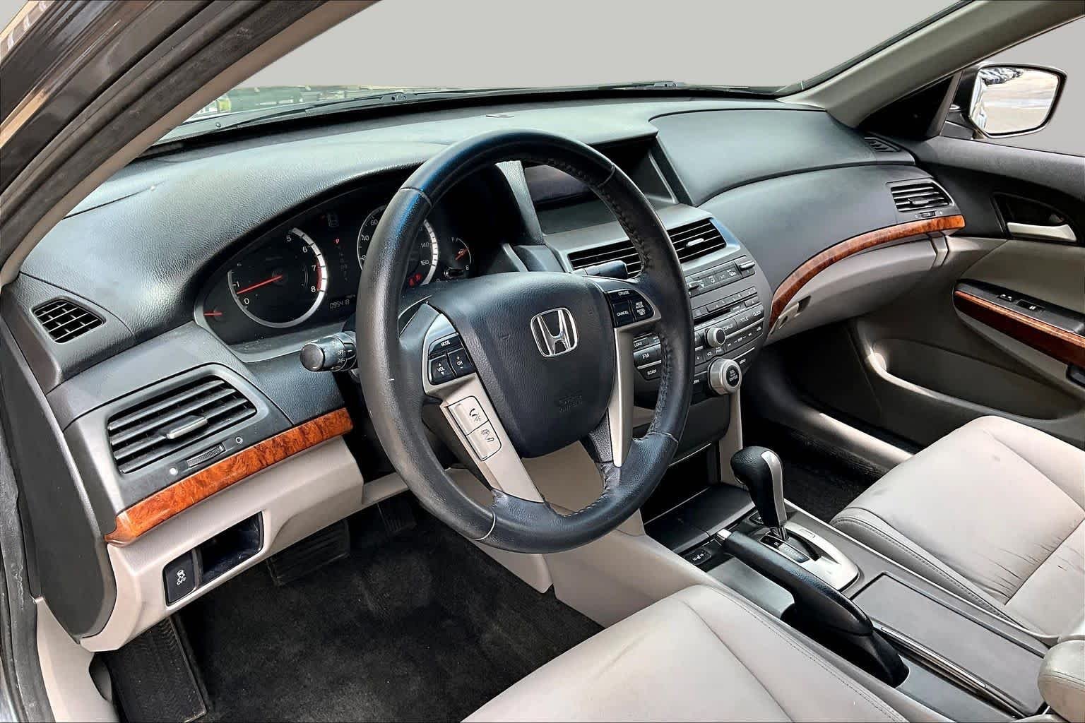 Used 2012 Alabaster Silver Metallic Honda EX-L image 15