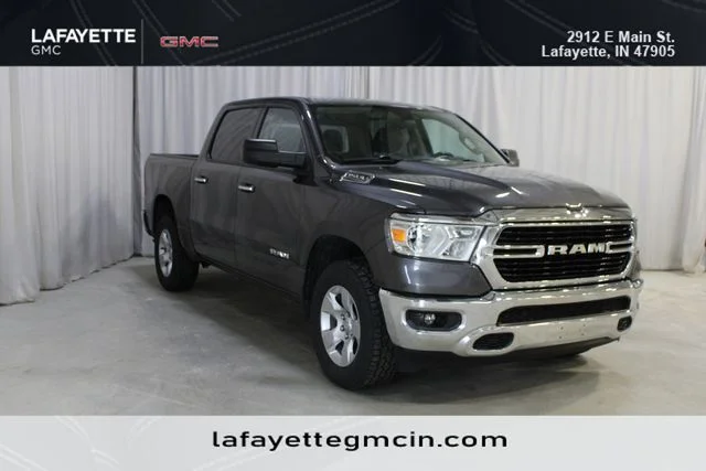 2020 RAM 1500 Big Horn/Lone Star 4x4 Crew Cab 5'7's photo
