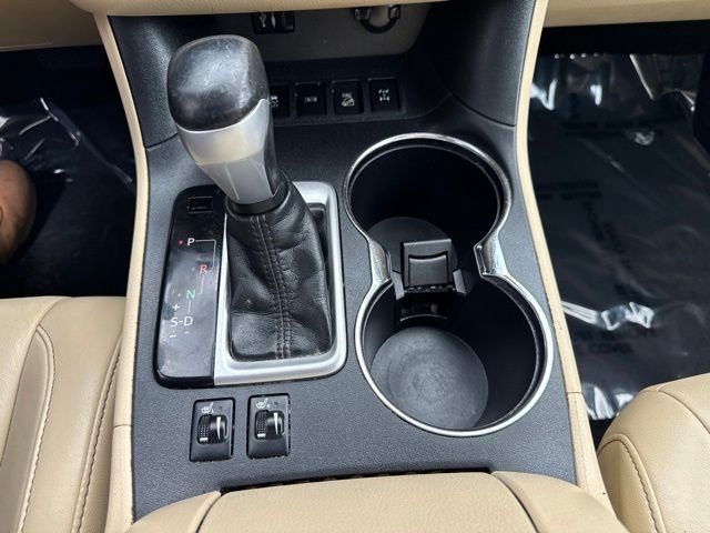 Used 2014 Blue Toyota XLE V6 image 14