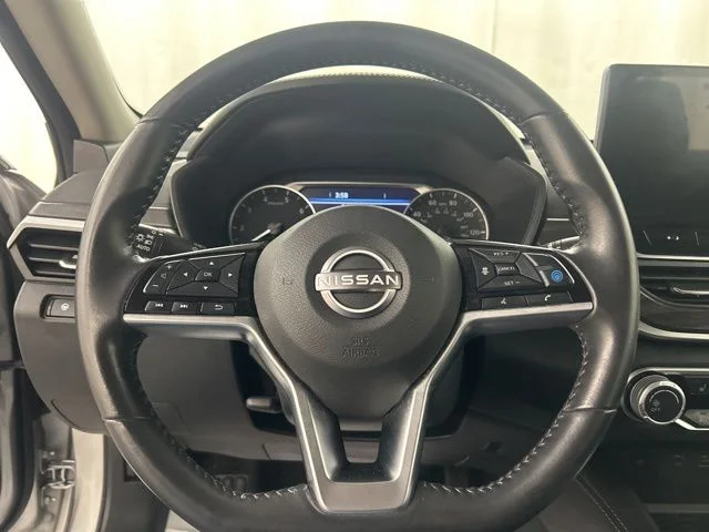 Used 2023 Silver Nissan 2.5 SV image 11