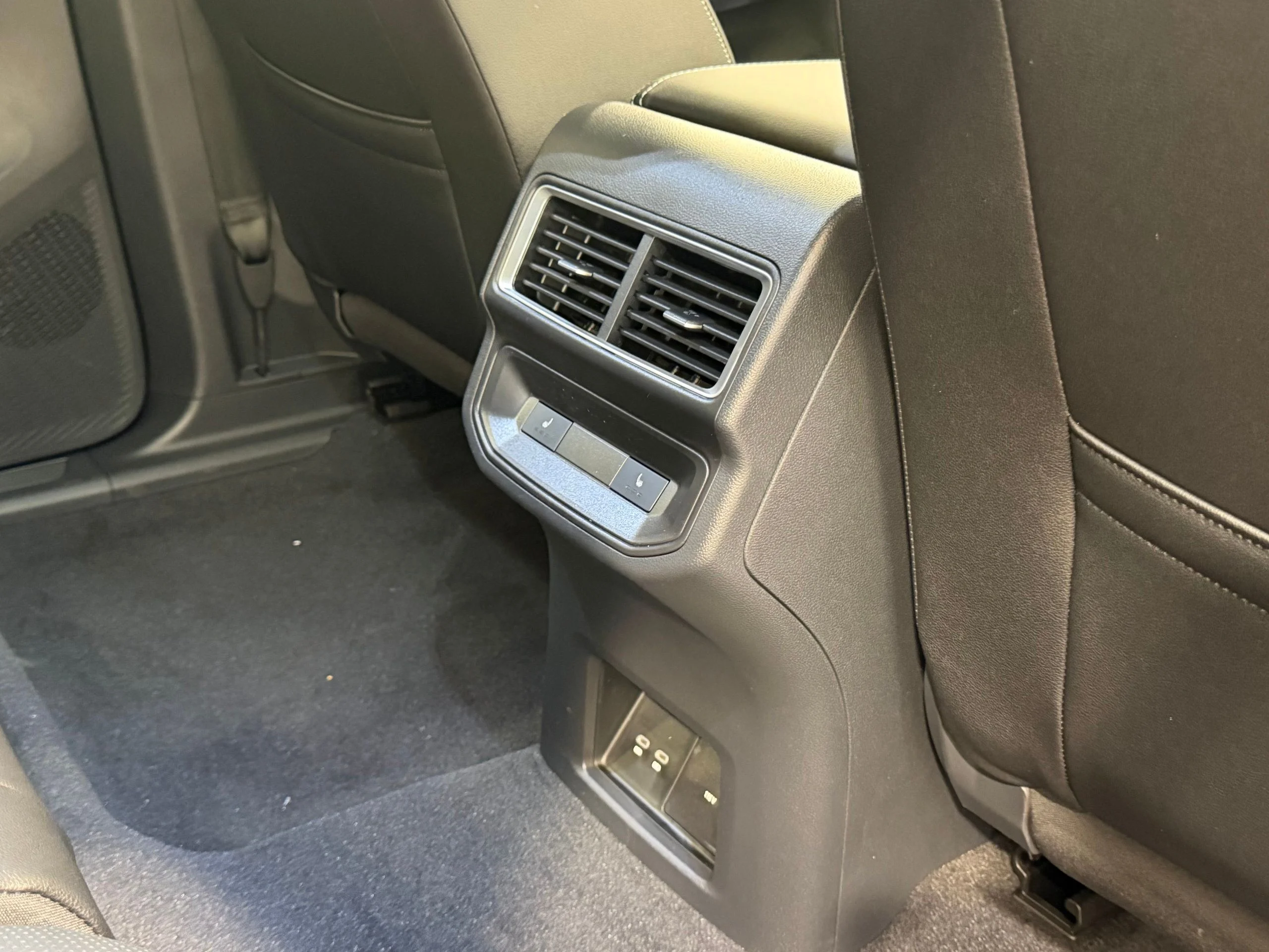 New 2026  Volkswagen 2.0T SEL Premium R-Line image 42
