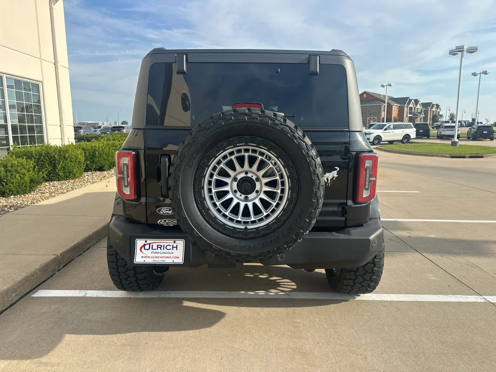 New 2026 Shadow Black Ford Outer Banks® image 9