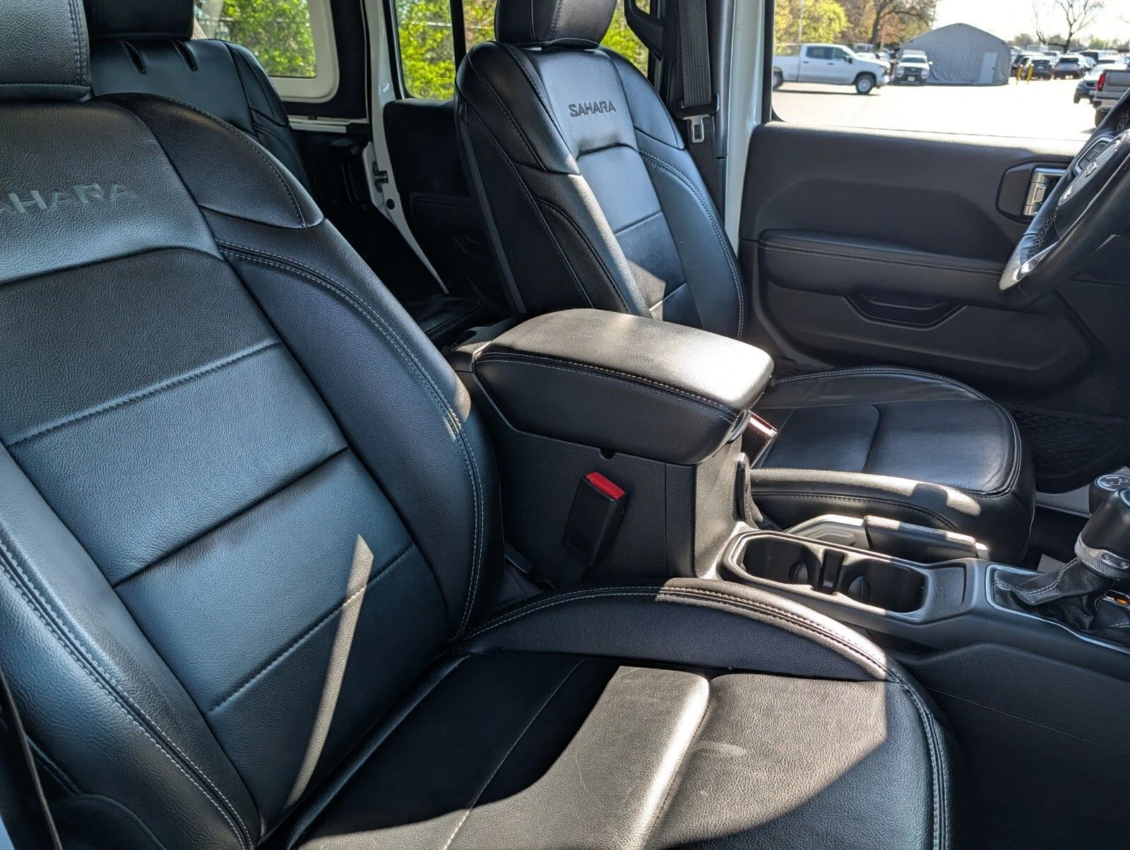 2022 Jeep Wrangler Unlimited Sahara - Photo 25