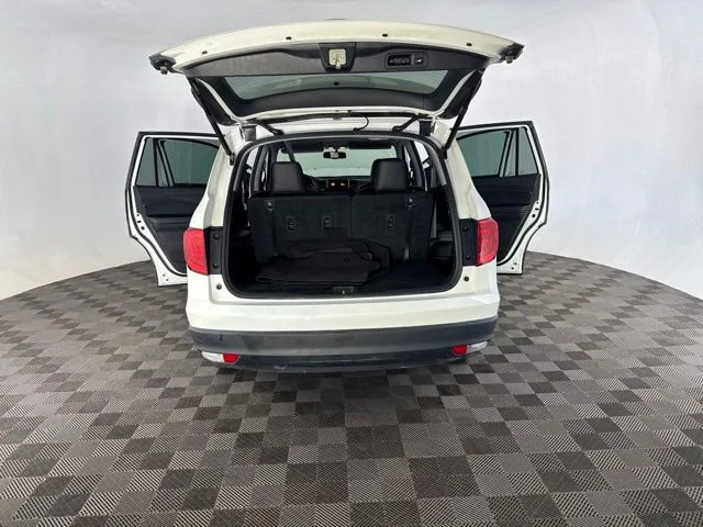 Used 2018 White Honda EX-L image 19