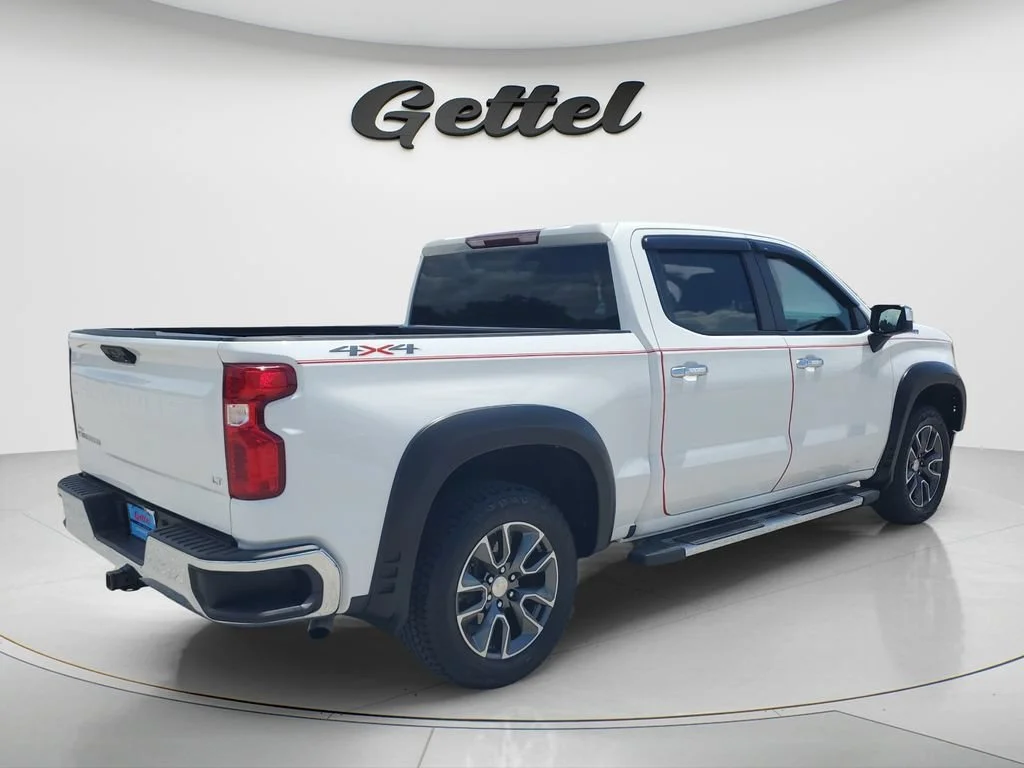 Used 2025 Summit White Chevrolet LT (2FL) image 5