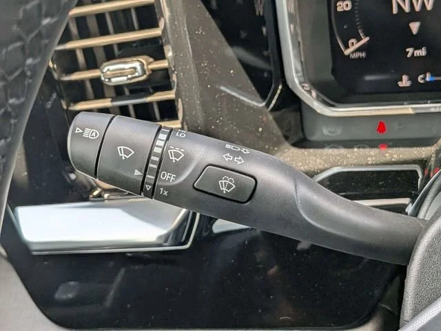 New 2026 Summit White GMC Elevation image 28