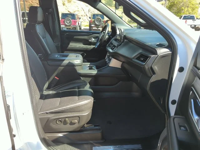 Used 2024 White GMC SLT image 19