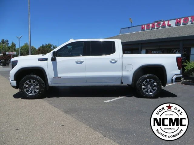 Used 2025 White GMC AT4 image 2
