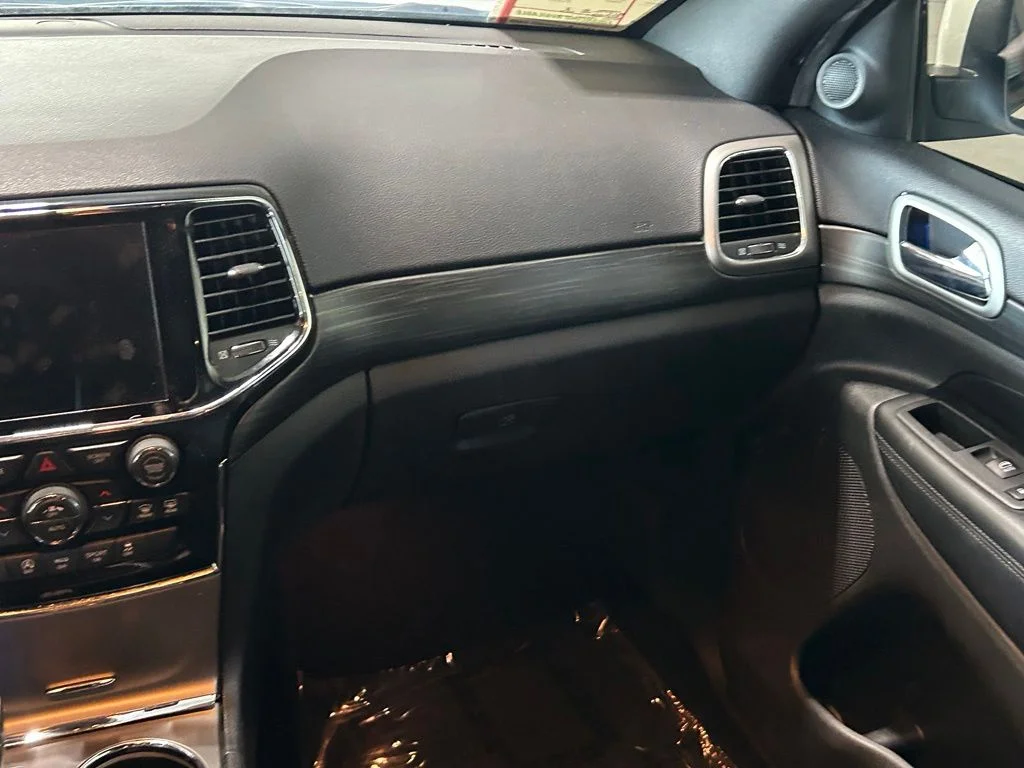 Used 2020 Bright White Clearcoat Jeep Altitude image 11