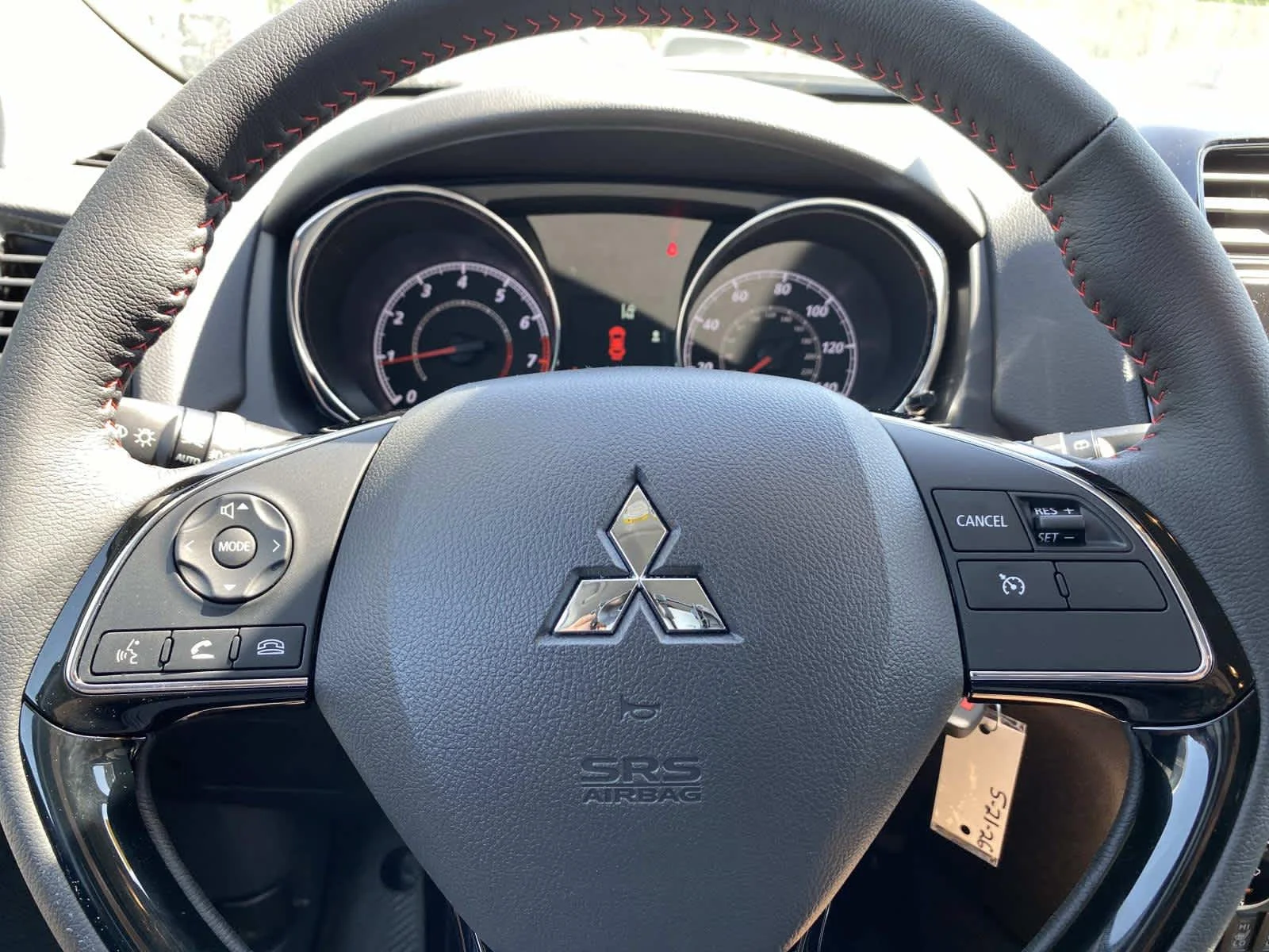 New 2026 Mercury Gray Metallic Mitsubishi LE image 12
