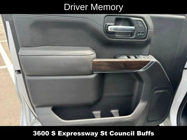 Used 2021 Silver GMC SLT image 17