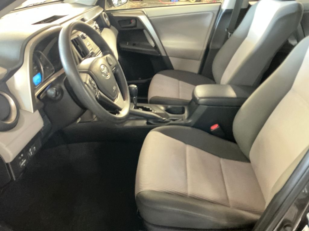 Used 2013 Gray Toyota LE image 12