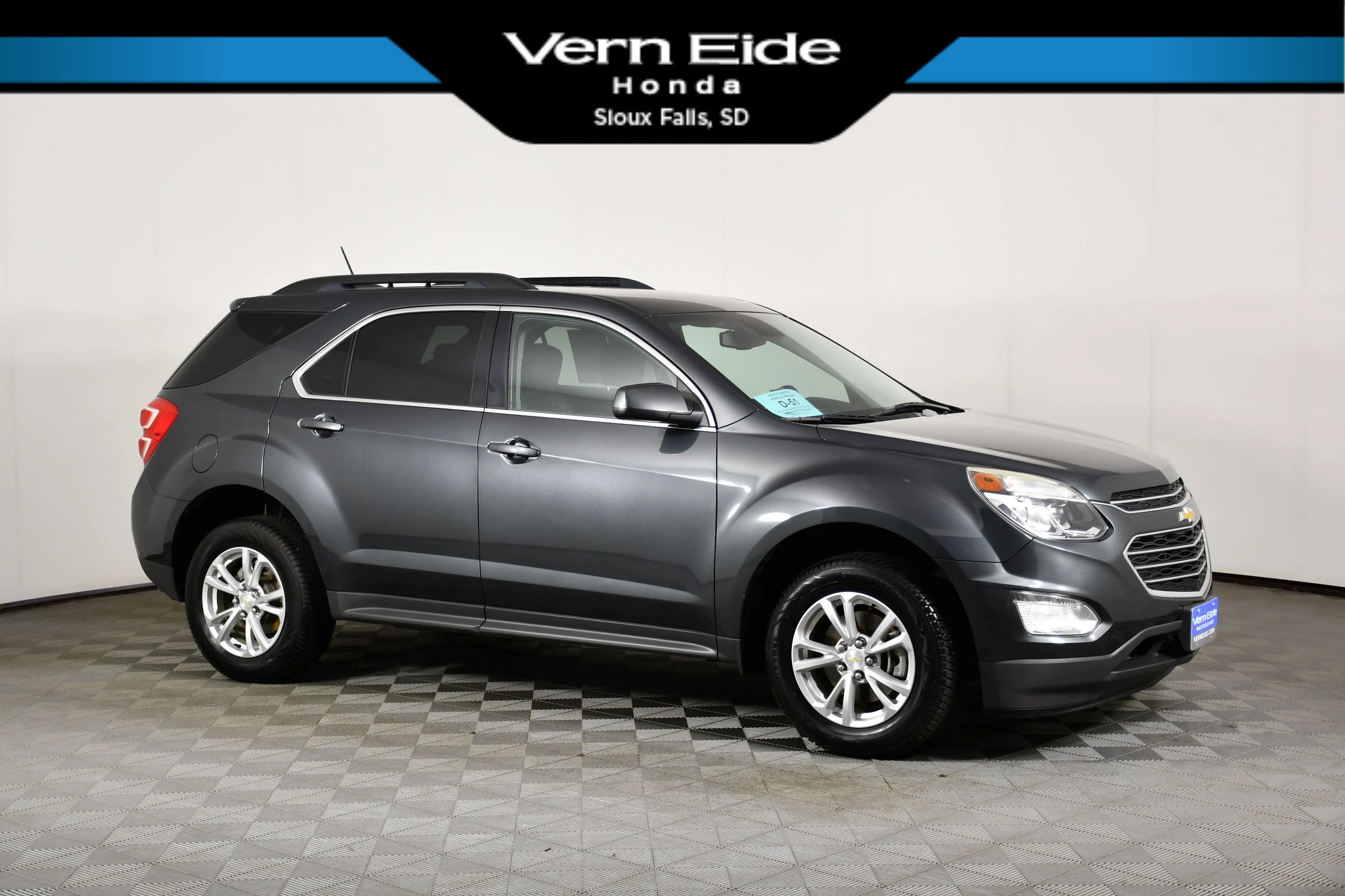 2017 Chevrolet Equinox LT's photo