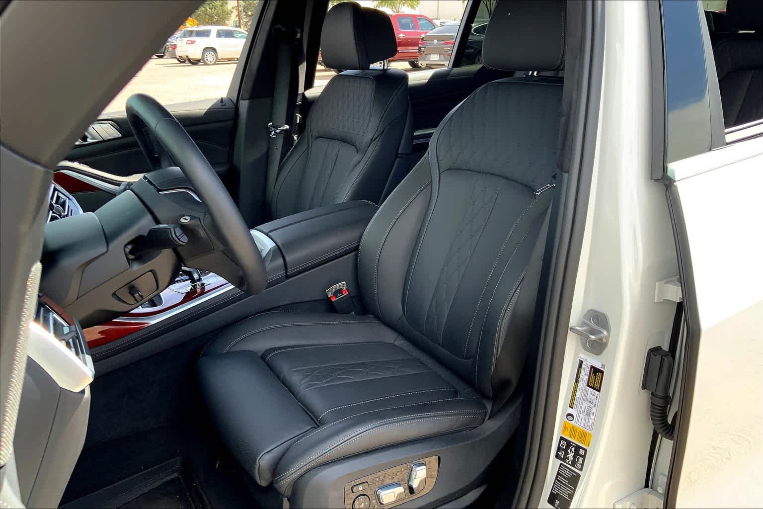 Used 2022 Mineral White Metallic BMW ALPINA XB7 image 7
