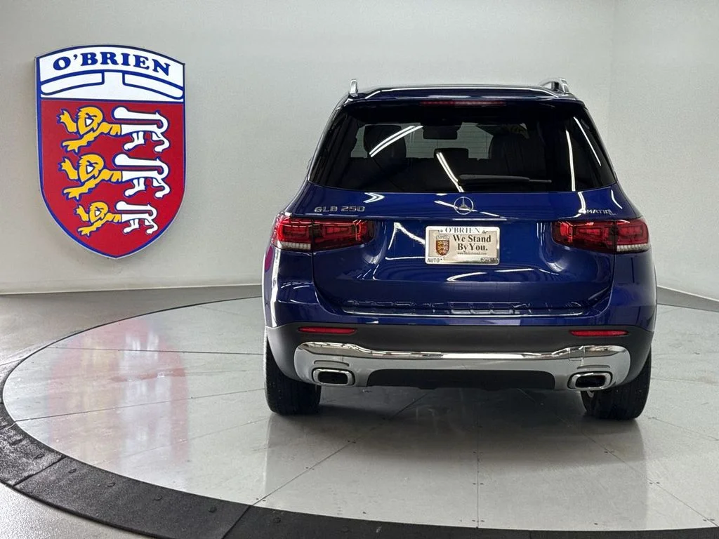 Used 2021  Mercedes-Benz GLB 250 image 11