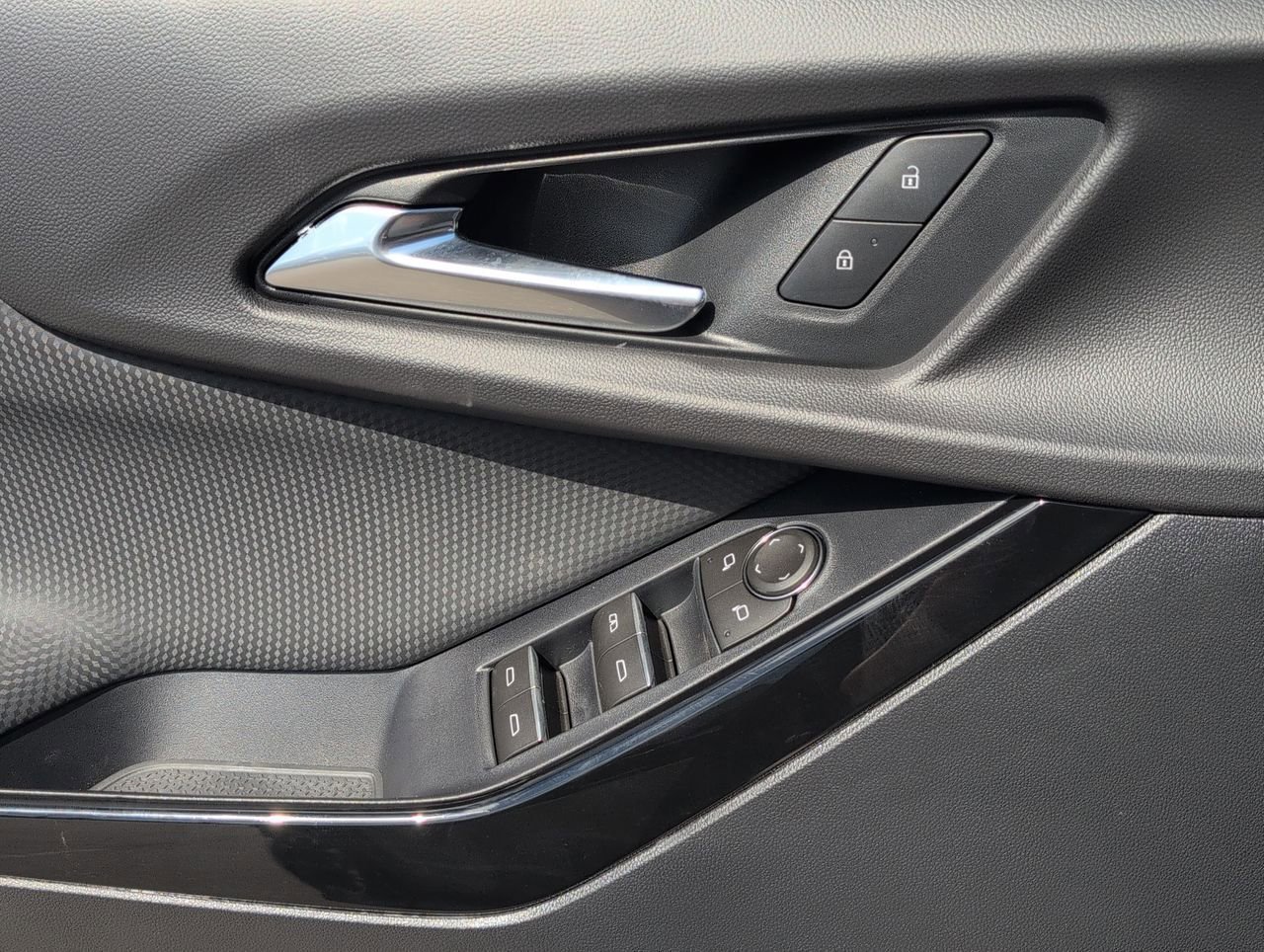 New 2026 Mosaic Black Metallic Chevrolet RS image 22