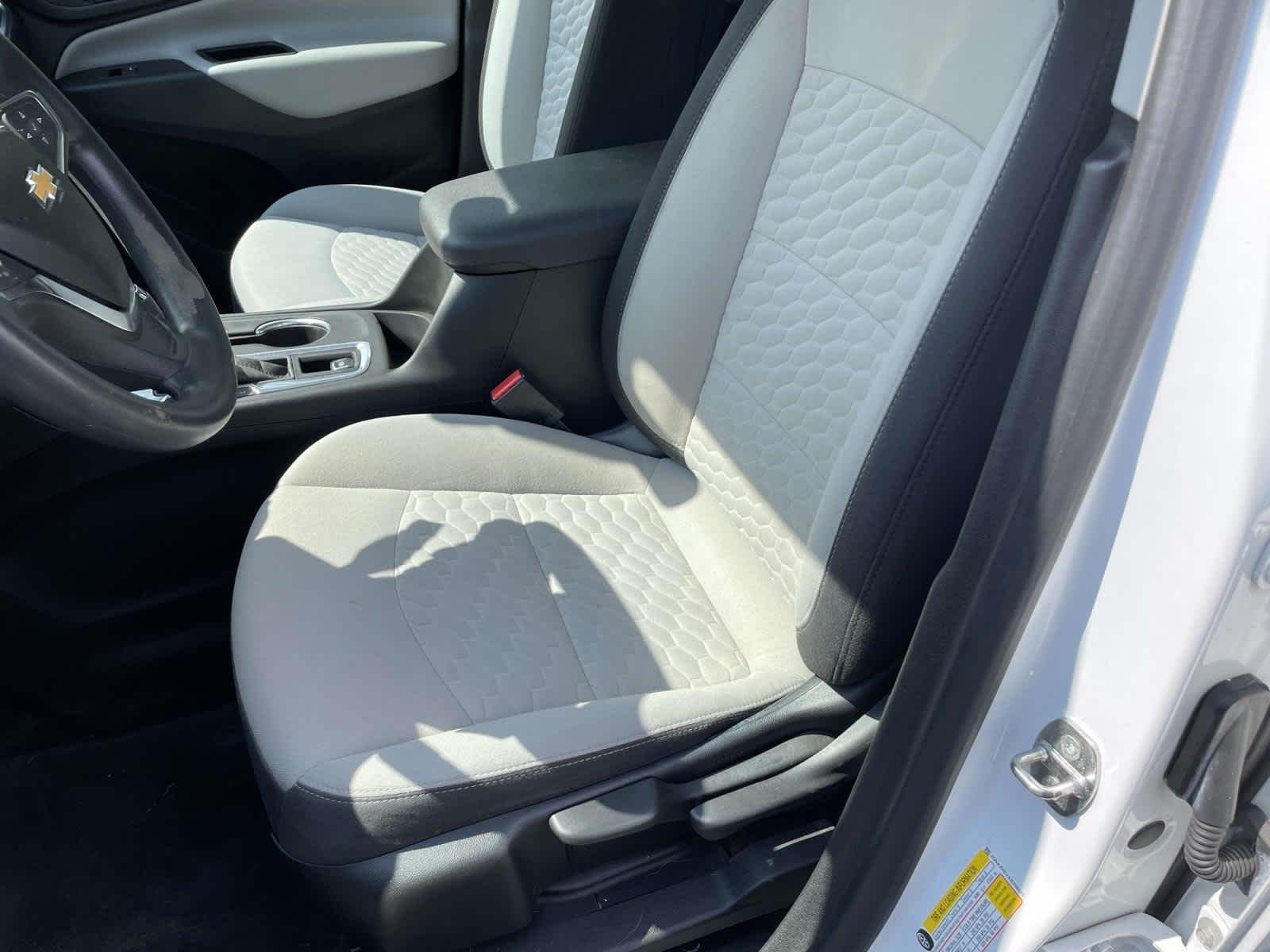 Used 2018 Summit White Chevrolet LS image 21