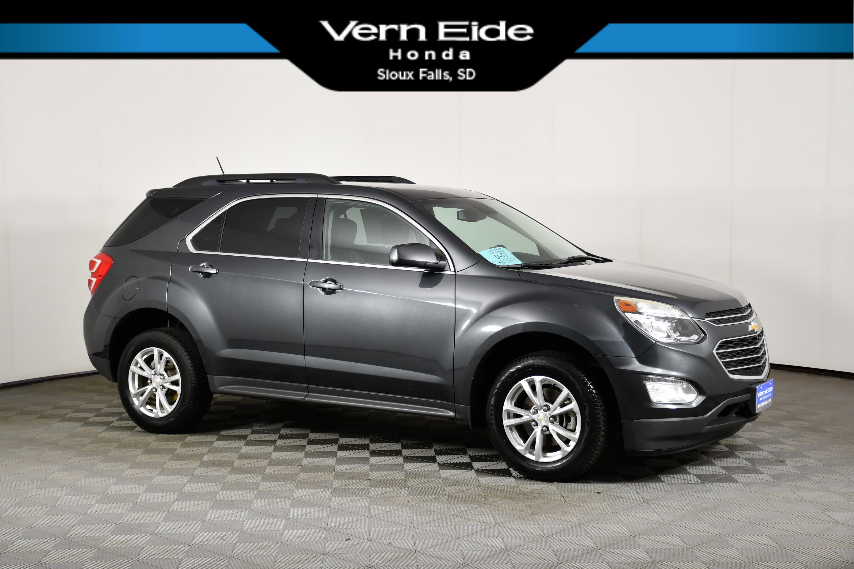 2017 Chevrolet Equinox LT's photo