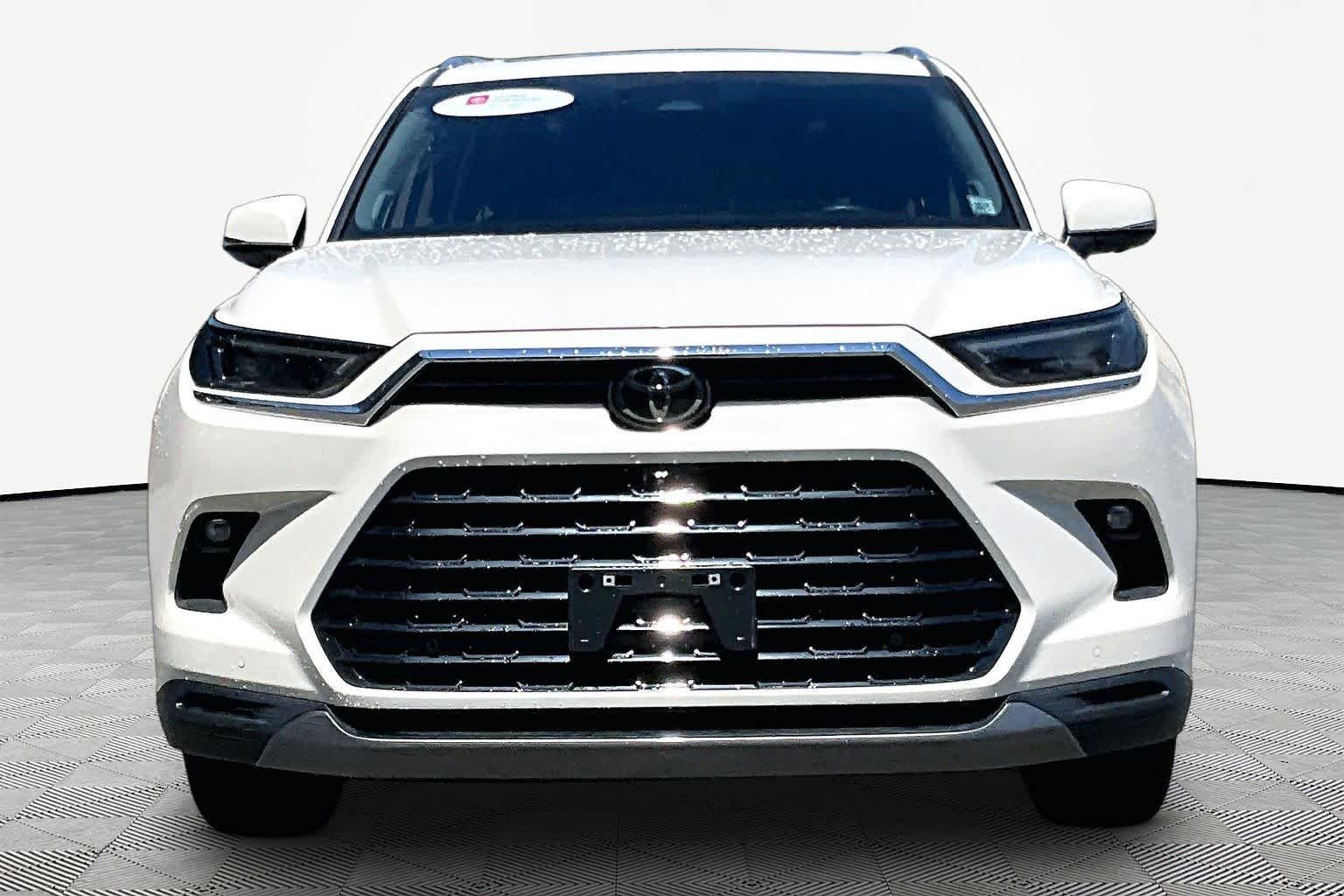 Used 2024 Coastal Cream Toyota Platinum image 4