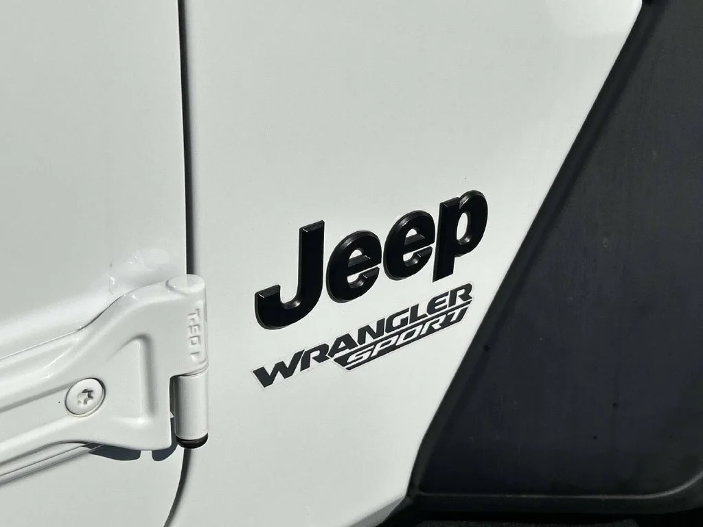 Used 2021 White Jeep Sport S image 25
