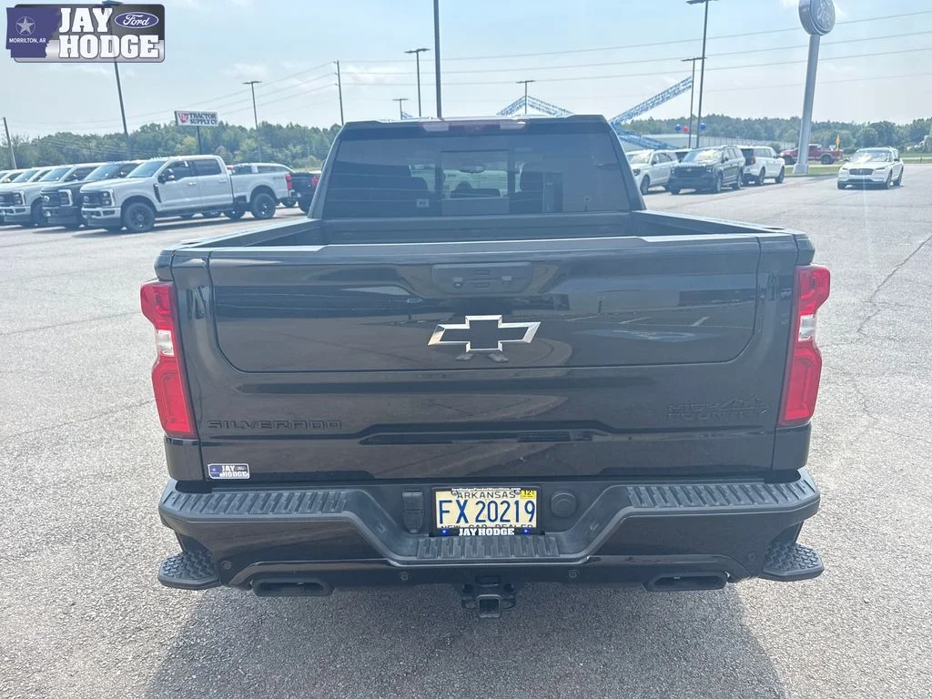 Used 2025 Black Chevrolet High Country image 6