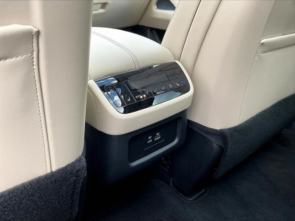 Used 2025 Black INFINITI LUXE image 12