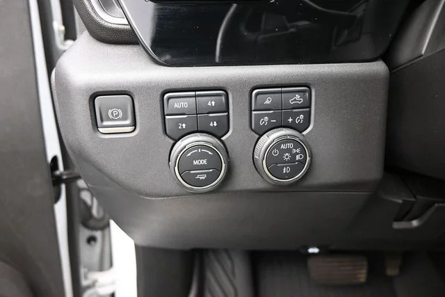Used 2022 White Chevrolet LT Trail Boss image 20