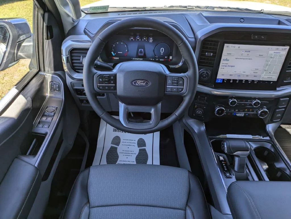 New 2026 Oxford White Ford Lariat image 16