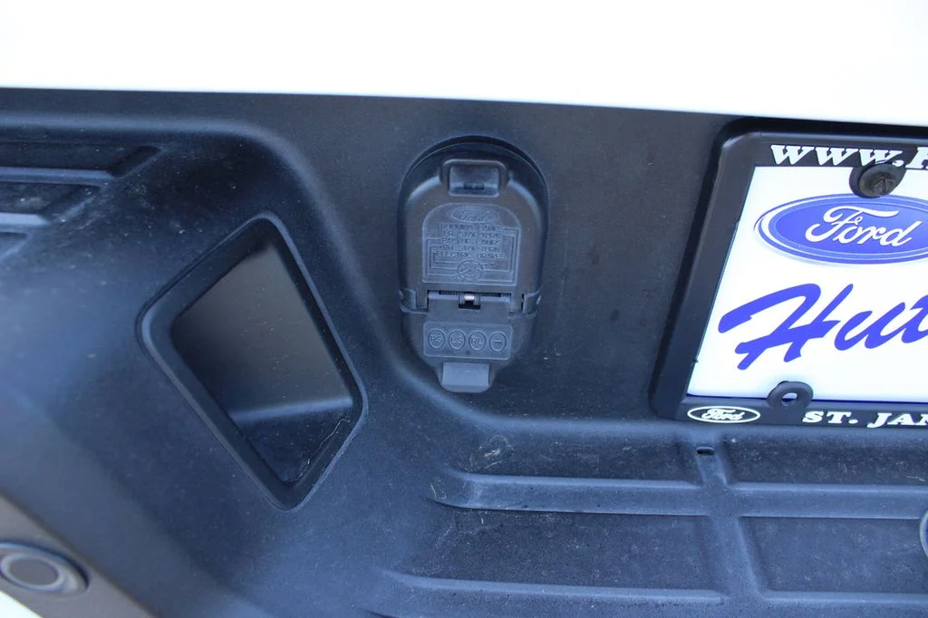 Used 2019 Oxford White Ford Lariat image 6