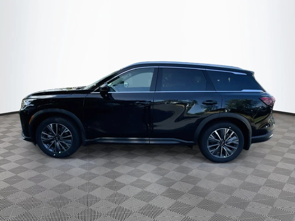 New 2027 Black INFINITI LUXE image 8