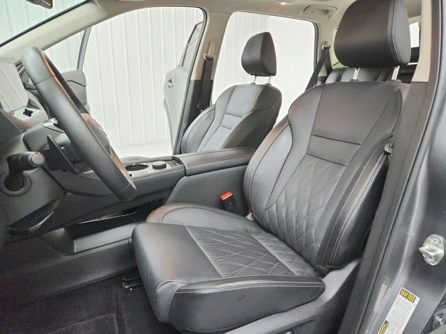 Used 2026 Gray Nissan Platinum image 19