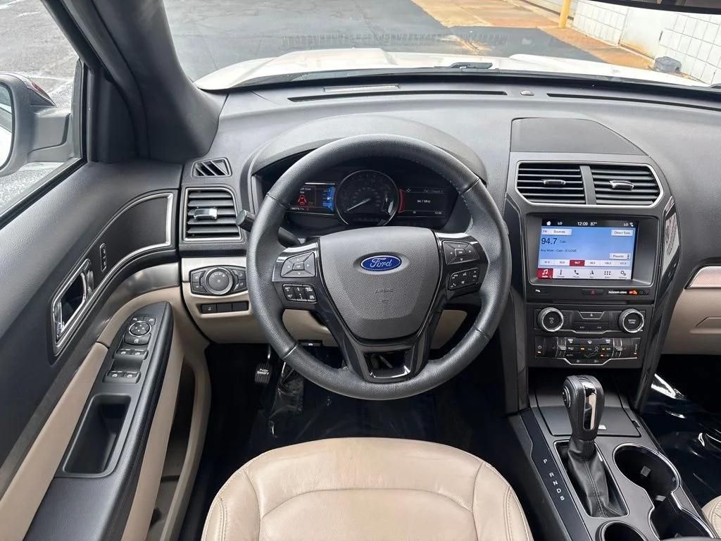 Used 2018 White Ford XLT image 2