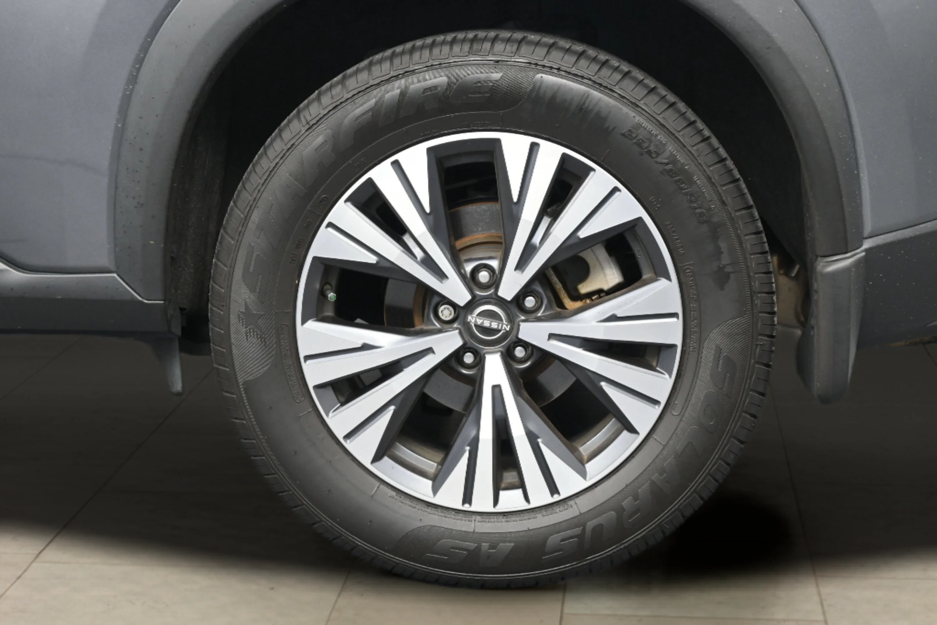 Certified Used 2022 Gun Metallic Nissan SV image 21