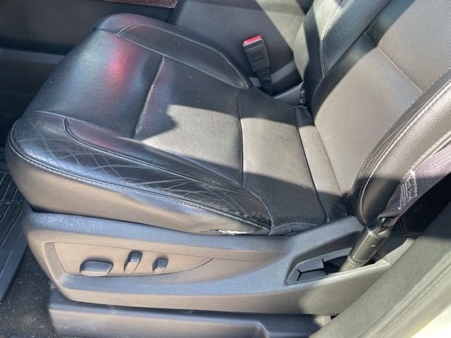 Used 2017 Silver GMC SLT image 8