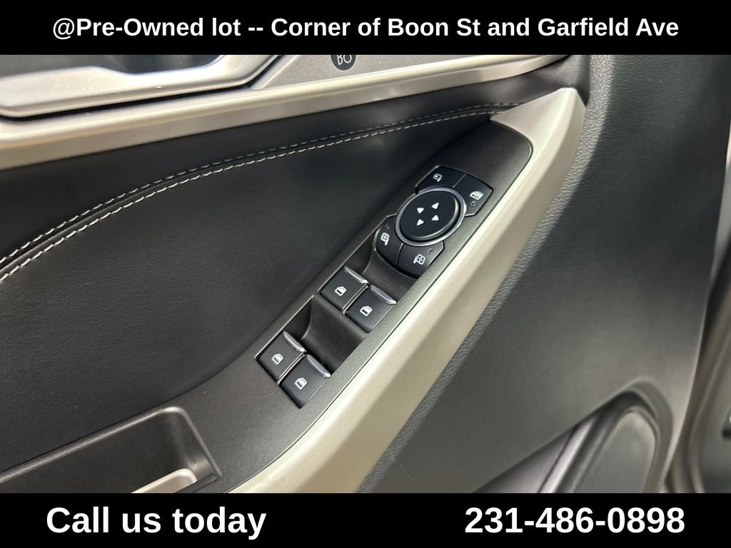 Used 2023 Silver Ford Limited image 16