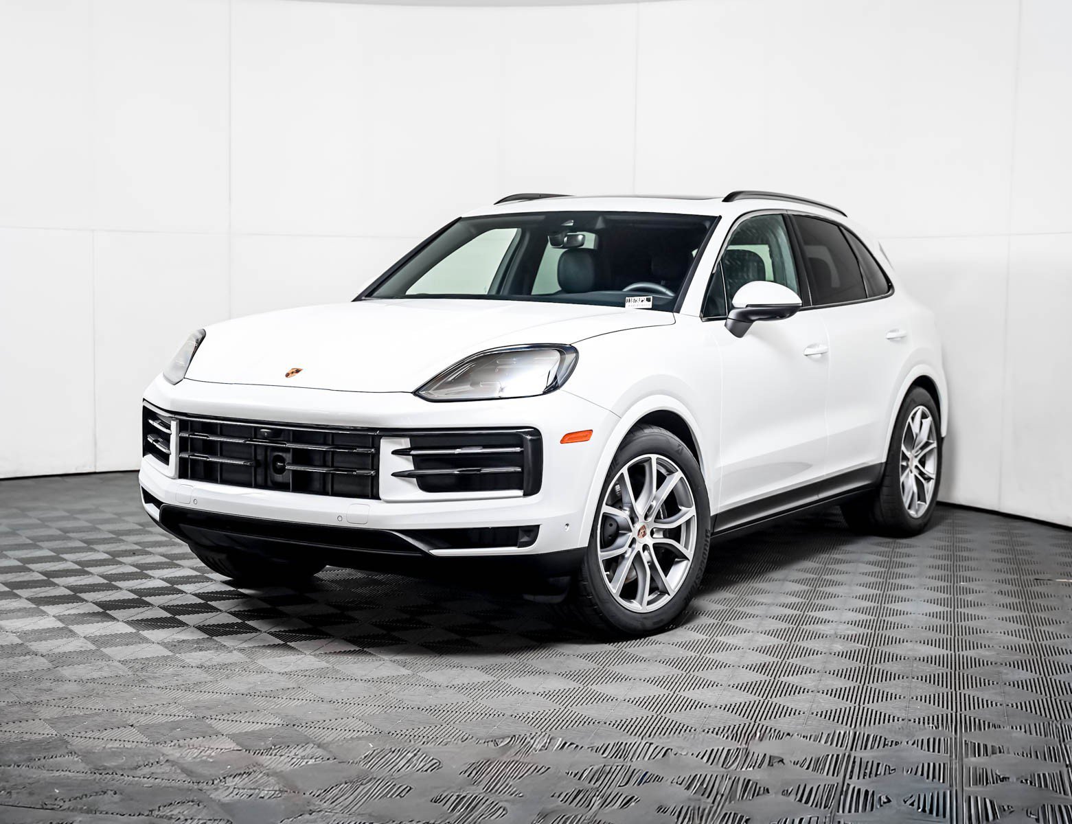 2025 Porsche Cayenne -'s photo