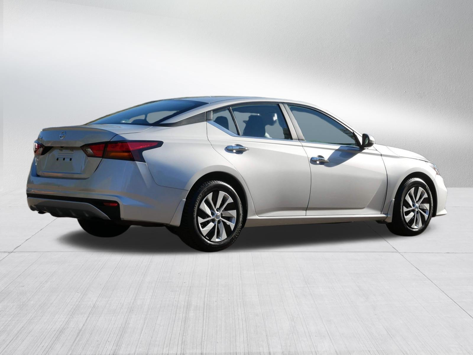 Certified Used 2021 Brilliant Silver Metallic Nissan 2.5 S image 7